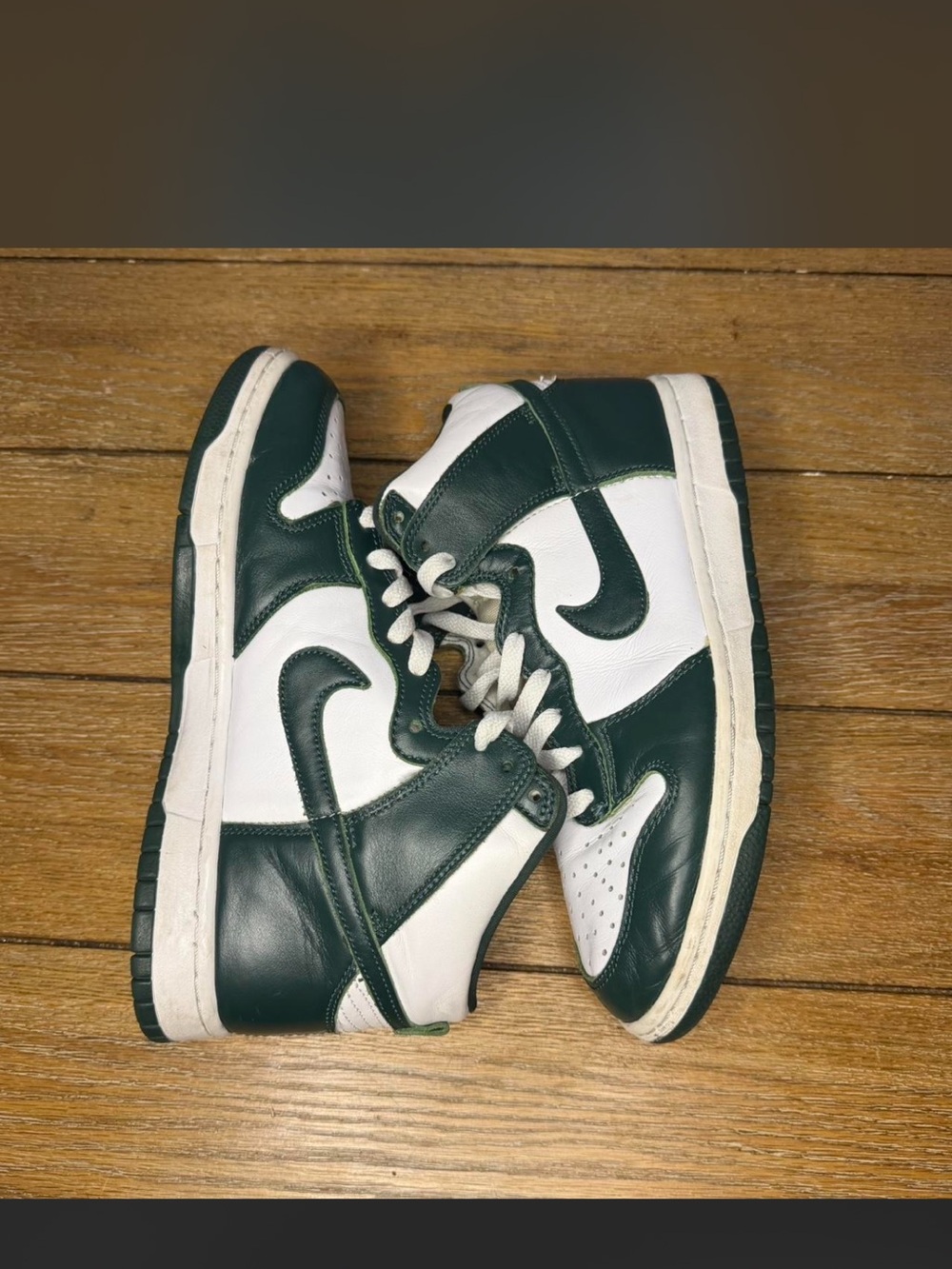 Nike White and Dark Green Sneakers with Swoosh Tag